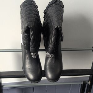 Elegant Black Quilted Women's Boots